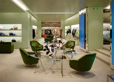 prada foldable dressing room
